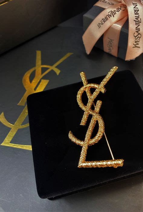 spilla ysl argento|Spilla Monogram YSL Saint Laurent .